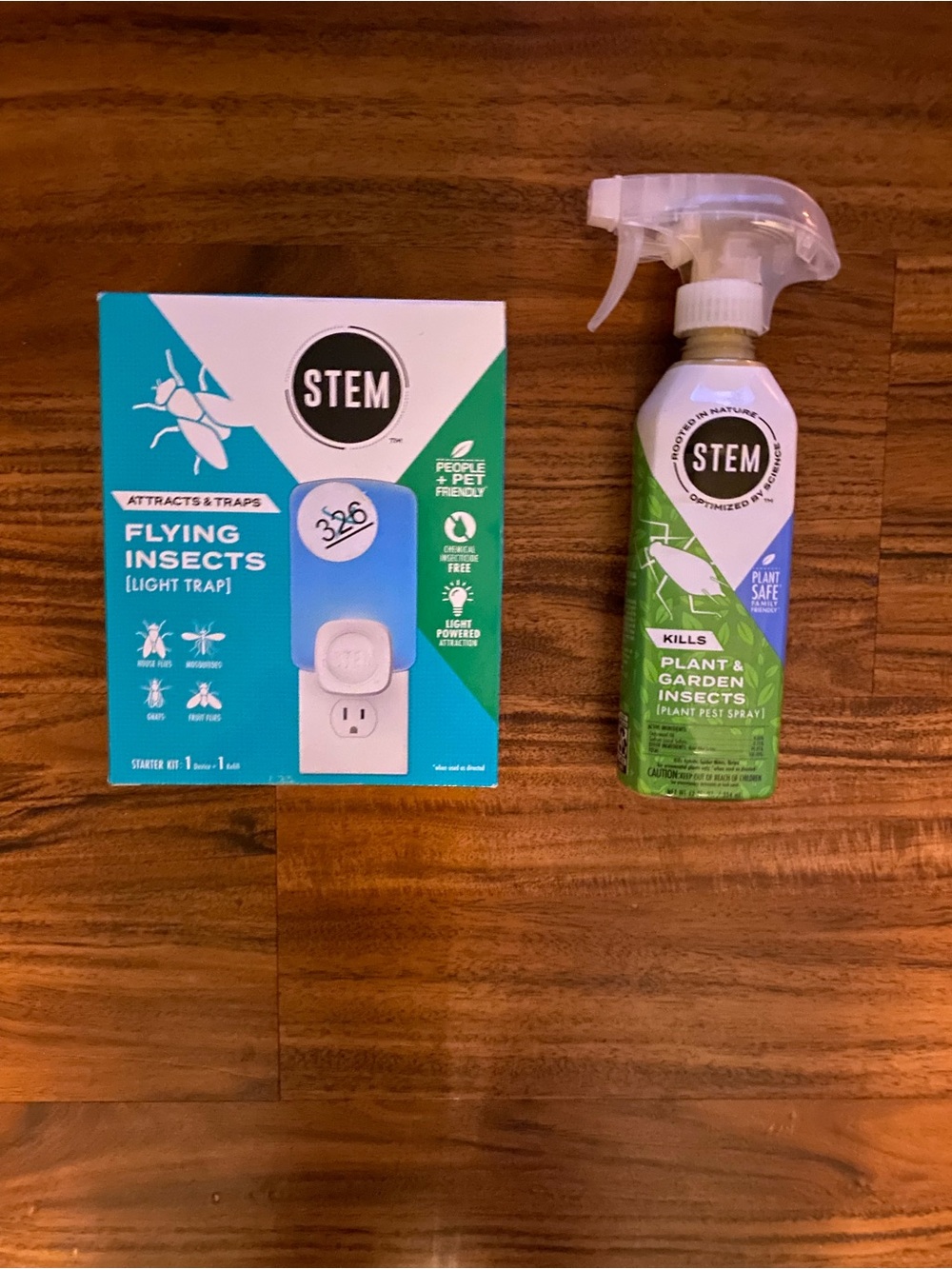 STEM  Flying Insects Light Trap & Plant Spray Bundle